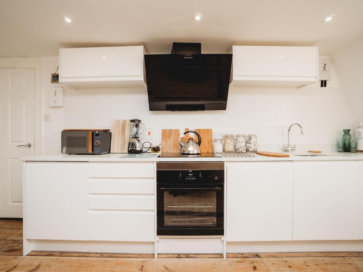 Pass The Keys Stylish 2 Bed Eco Flat In The Heart Of Bath Apartment Exterior photo