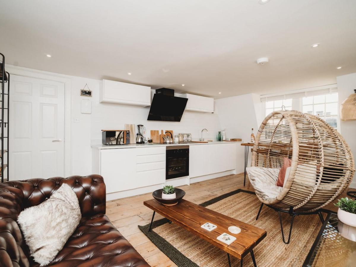 Pass The Keys Stylish 2 Bed Eco Flat In The Heart Of Bath Apartment Exterior photo