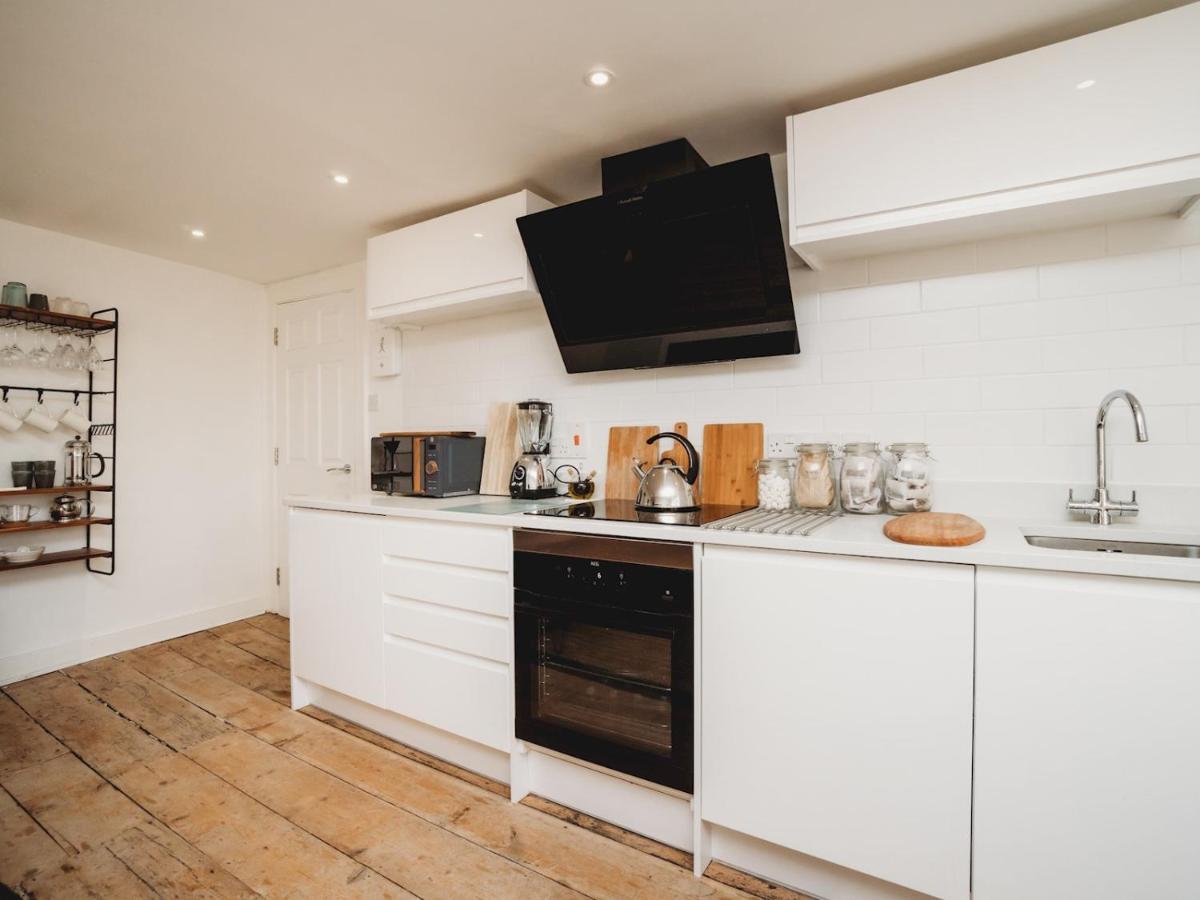 Pass The Keys Stylish 2 Bed Eco Flat In The Heart Of Bath Apartment Exterior photo