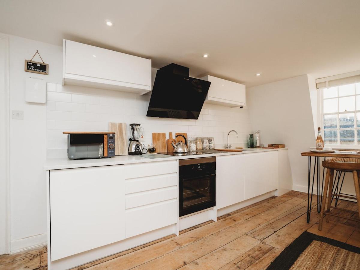 Pass The Keys Stylish 2 Bed Eco Flat In The Heart Of Bath Apartment Exterior photo