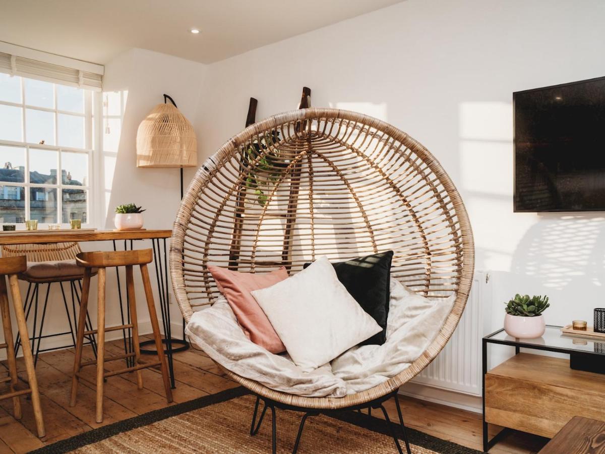 Pass The Keys Stylish 2 Bed Eco Flat In The Heart Of Bath Apartment Exterior photo