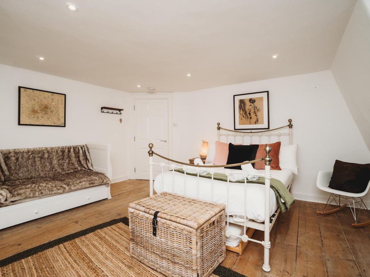 Pass The Keys Stylish 2 Bed Eco Flat In The Heart Of Bath Apartment Exterior photo