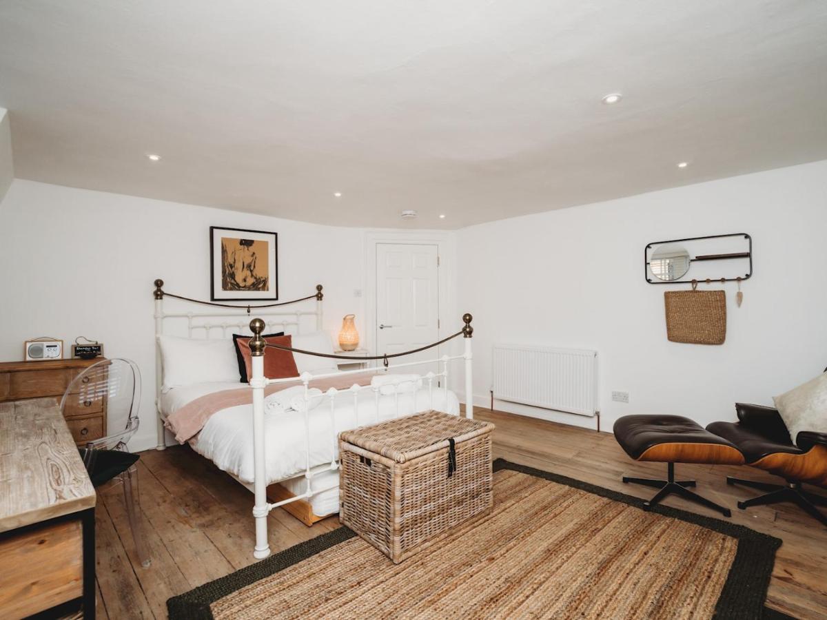 Pass The Keys Stylish 2 Bed Eco Flat In The Heart Of Bath Apartment Exterior photo