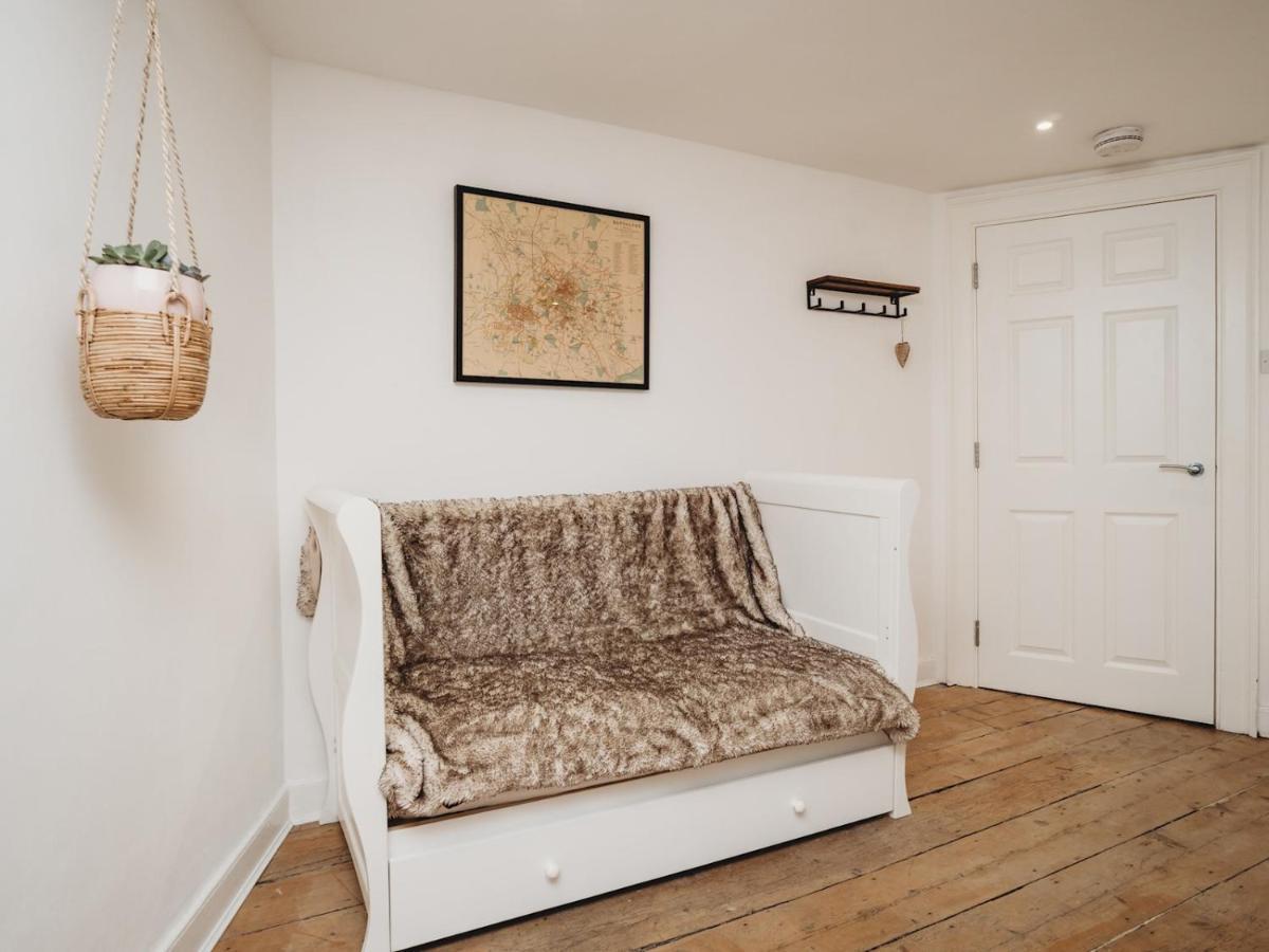 Pass The Keys Stylish 2 Bed Eco Flat In The Heart Of Bath Apartment Exterior photo